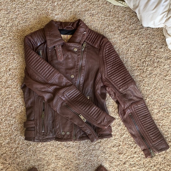 Wilsons Leather Jackets & Blazers - Womans Wilson leather jacket (small)- Never worn
